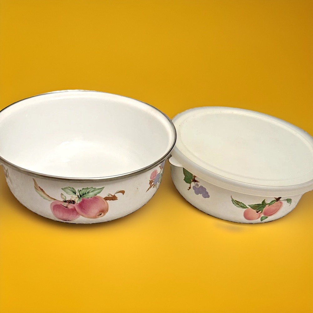Vintage Enamelware Fruit Pattern Nesting Bowls Set of 3 White Indonesia Kitchen